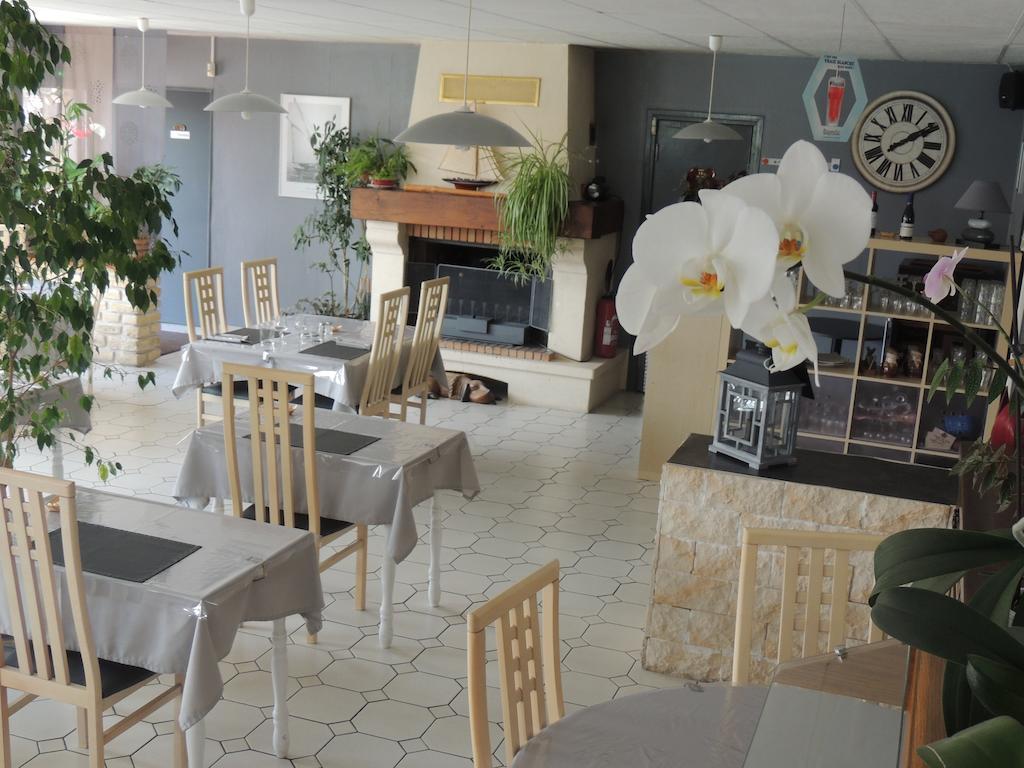 Hotel Auberge Des Charmilles Sainte-Soulle Εξωτερικό φωτογραφία